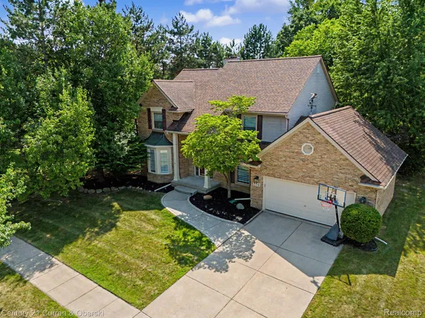 550 Fairfield Ct, Canton, MI 48188
