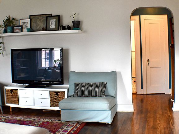 4th image of 44 Van Buren St