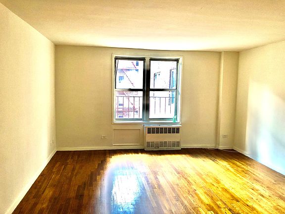 5th image of 4107 Bowne St Fl 3