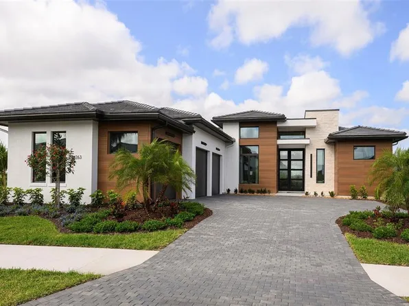 8613 Sandpoint St, Sarasota, FL 34240