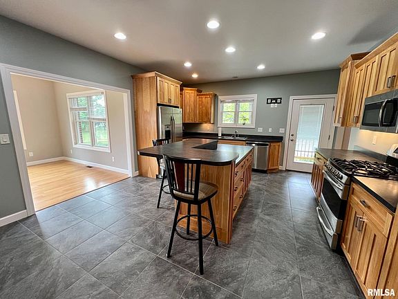 4th image of 473 Juniper Ln