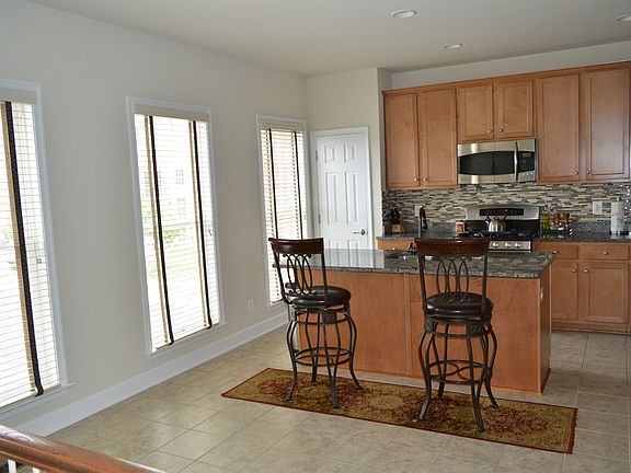 Gourmet Kitchen w BF Nook