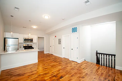 205 Marion St Photo 1