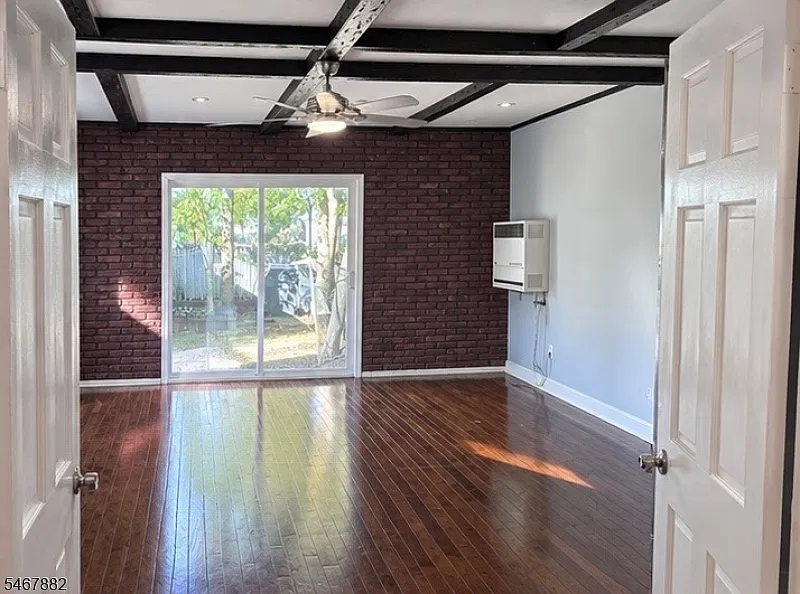 3 bed, 1.0 bath, $3,100 — Photo 4