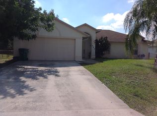 986 SW North Globe Ave, Port Saint Lucie, FL 34953