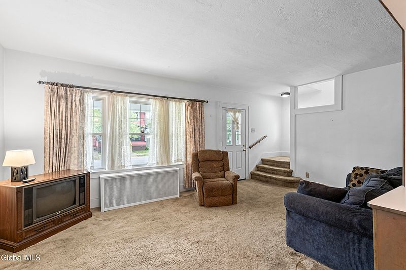 3rd image of 147 Bruce Street