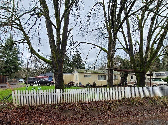 2nd image of 363 N 57th St