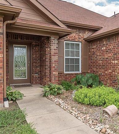 3rd image of 4157 Lucy Cir