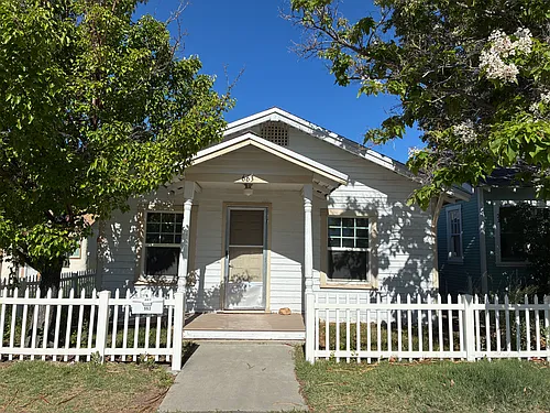 663 Schley St Photo 1