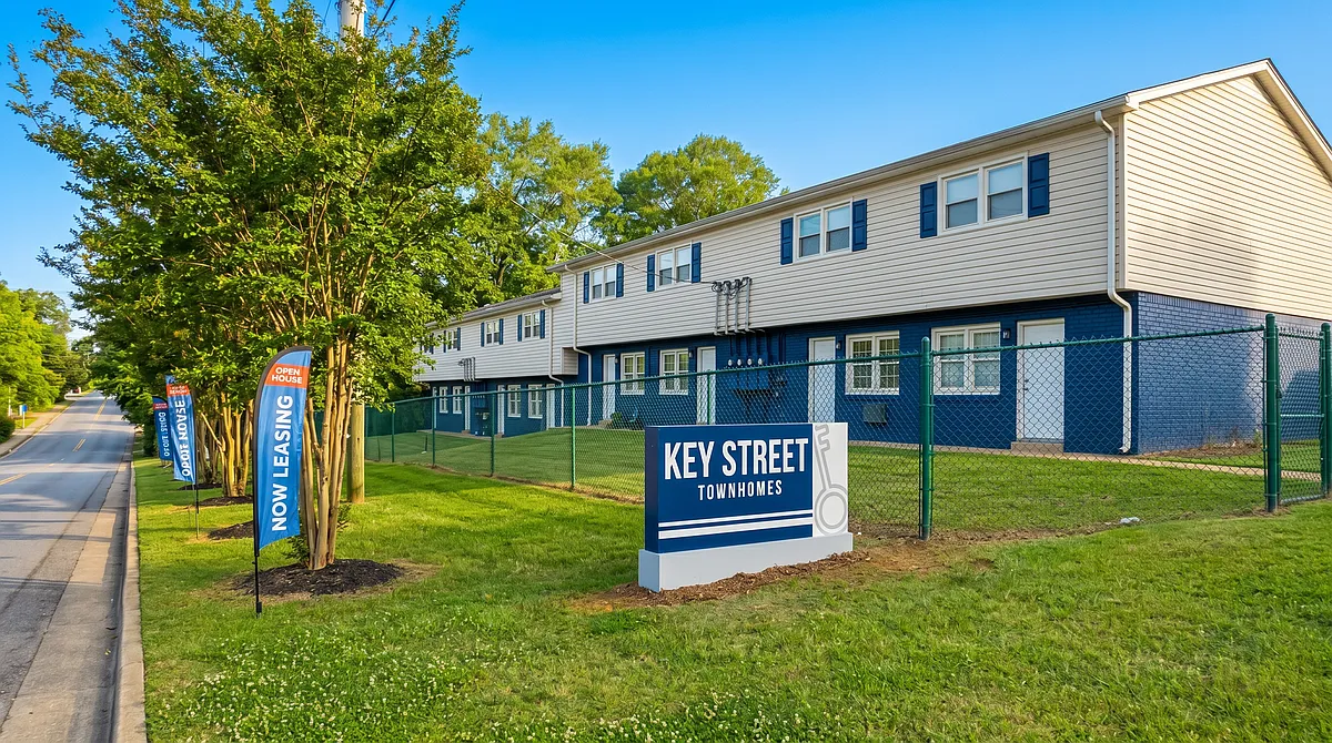 Building Photo - Key Street Townhomes