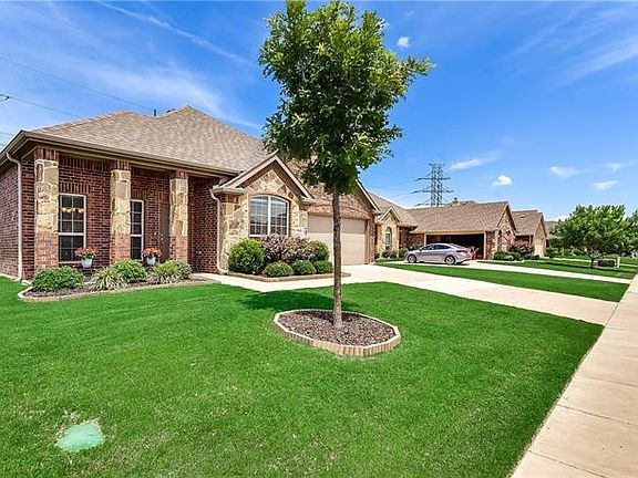 2nd image of 2207 Liriope Ln