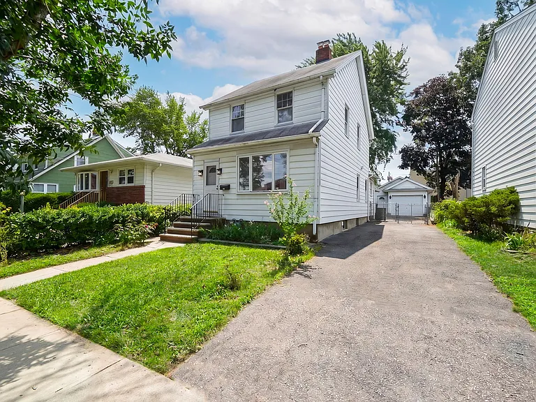 21 Morris Rd — Photo 2