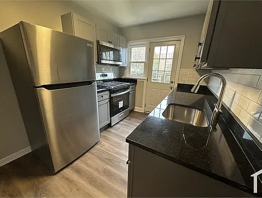 201 Burke Ave — Photo 3