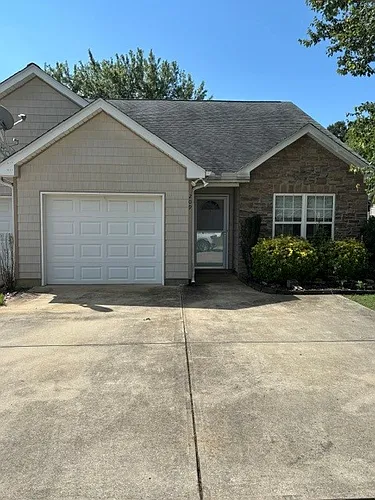 207 Kole Crest Dr #209 Photo 1