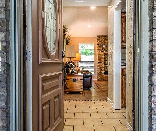 4th image of 253 Sugar Creek Ln