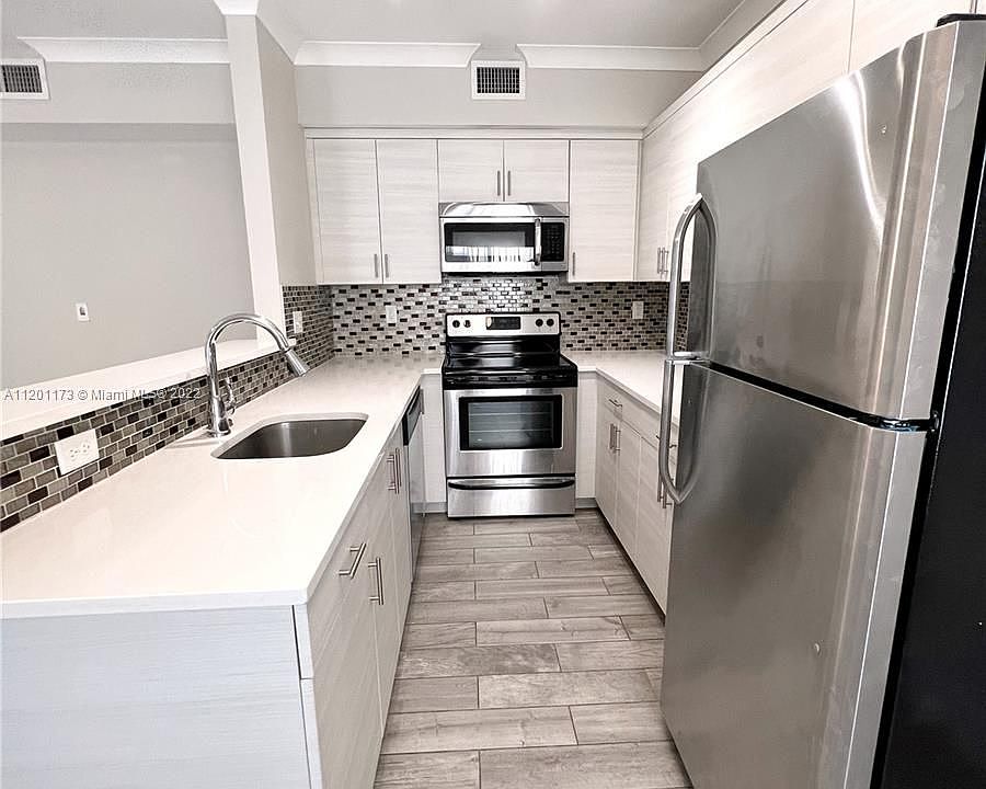 1st image of 222 Sidonia Ave APT 1