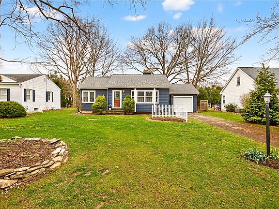 2nd image of 334 Eaglehead Rd