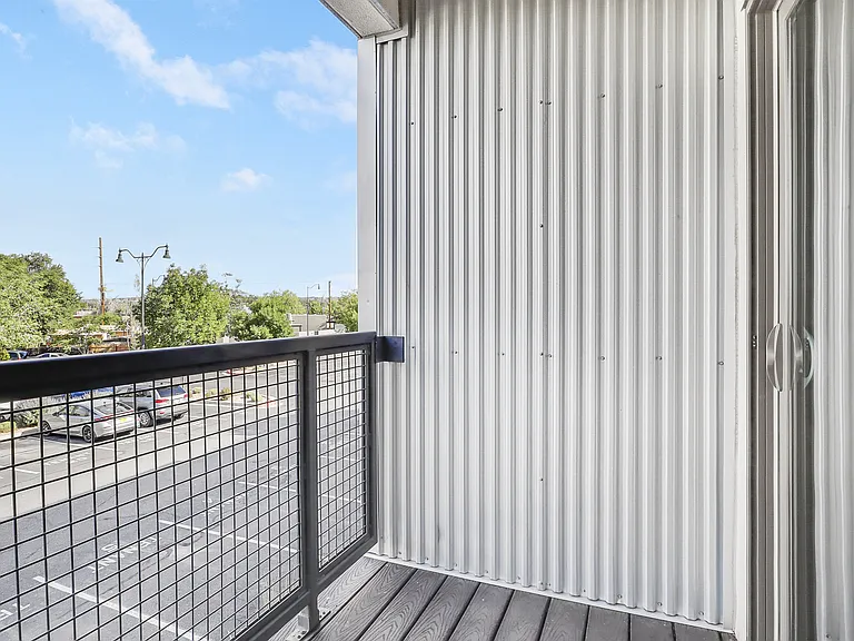 Unit 204 has exact layout as 206 "Rail Runner" (Called "Red River" in virtual tour)