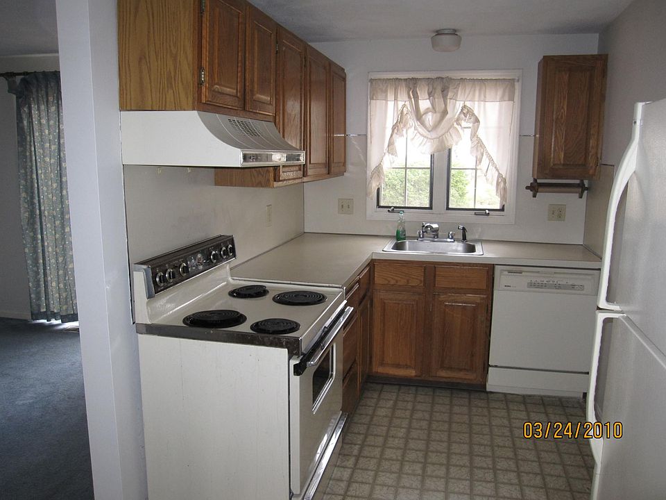 2nd image of 142 Cypress St