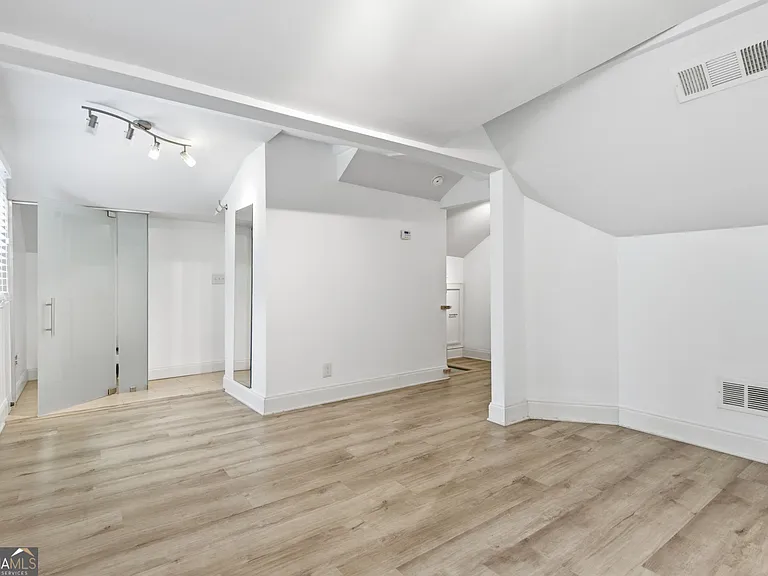 1669 Emerald Ave SW — Photo 24