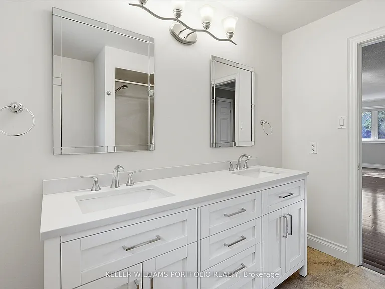 287 Royal Albert Ct — Photo 35