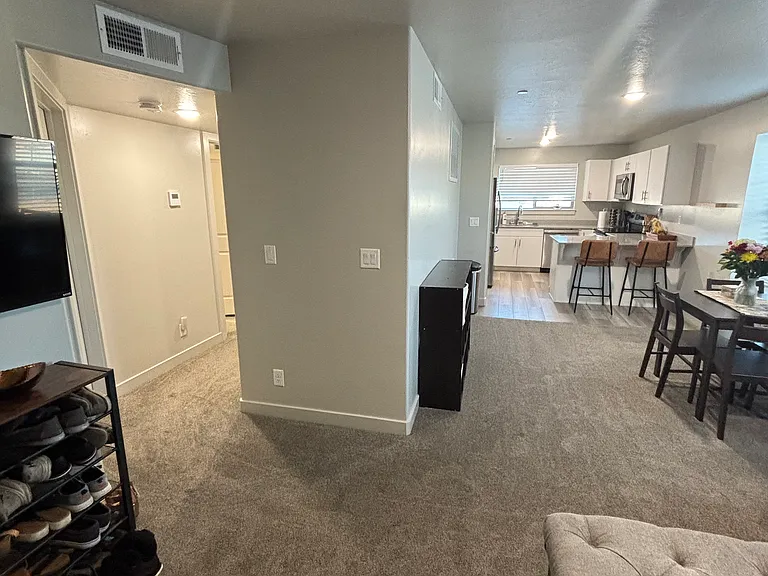 184 N Lone Rock Dr #B206 — Photo 4