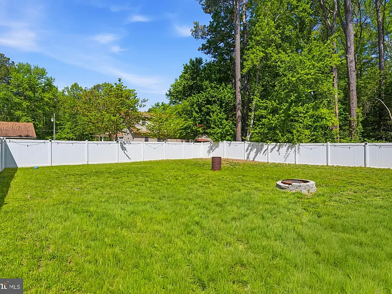 283 Shorewood Dr — Photo 28