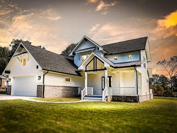 256 Plantation Dr, Manning, SC 29102