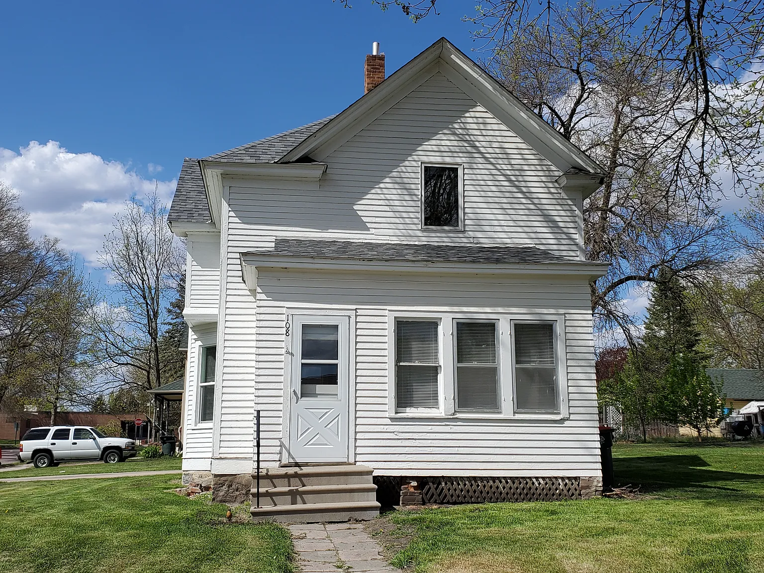 108 W 3rd St — Photo 1
