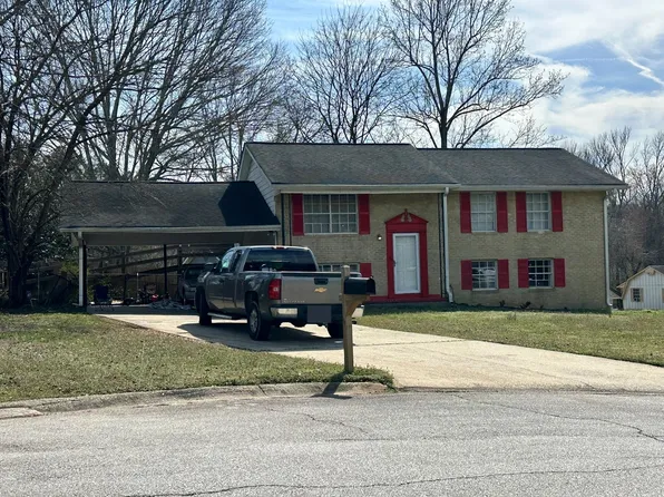 6742 Green Meadows Ln, Morrow, GA 30260