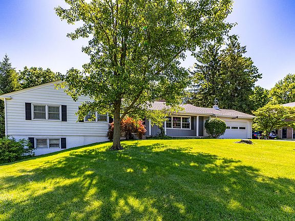 2nd image of 1611 Schirm Dr