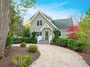 39 Depot Rd, Westhampton, NY 11977