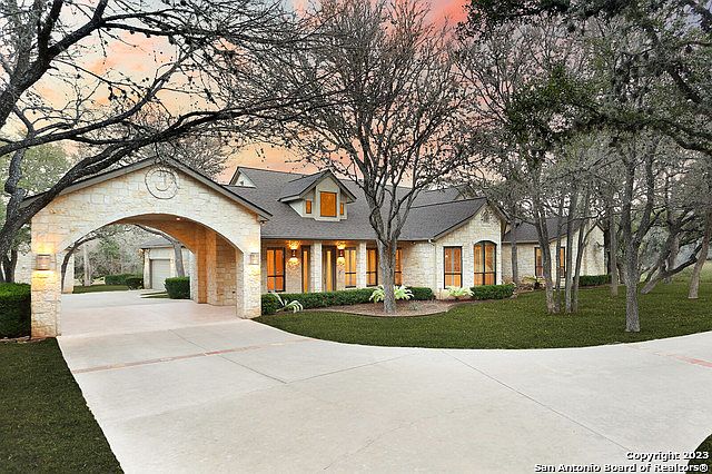 1st image of 103 Meadowbrook Dr