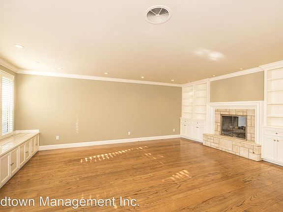 5th image of 619 Saint Claire Dr