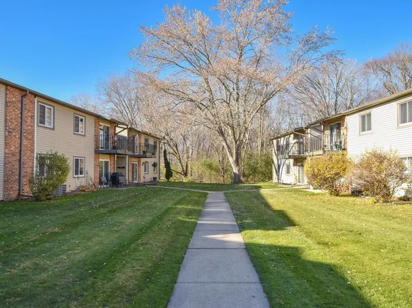 W170N11583 Armada DRIVE #16, Germantown, WI 53022