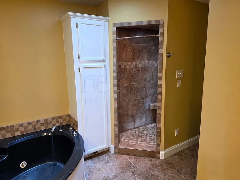 6 Woodlore Ct — Photo 37