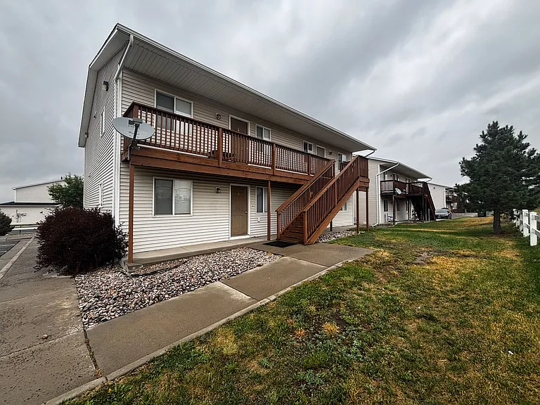 PM 280 - 639 W. 2nd Street — Photo 3