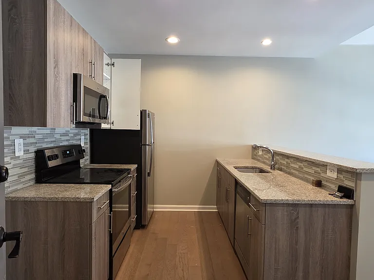 216 Arch St #406 — Photo 2