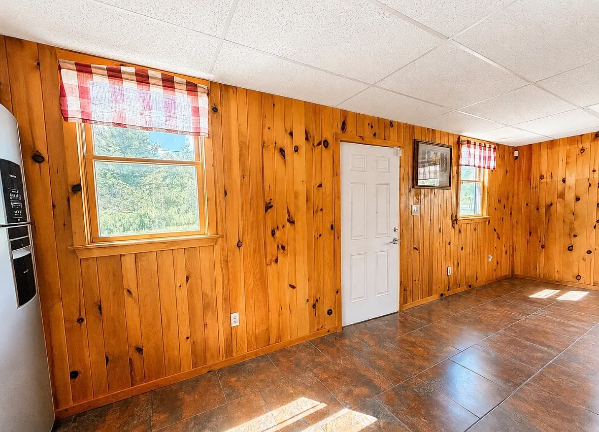 1 bed, 700 sqft, $1,200 — Photo 3