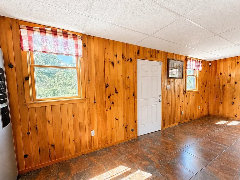 530 Cascade Valley Rd — Photo 3