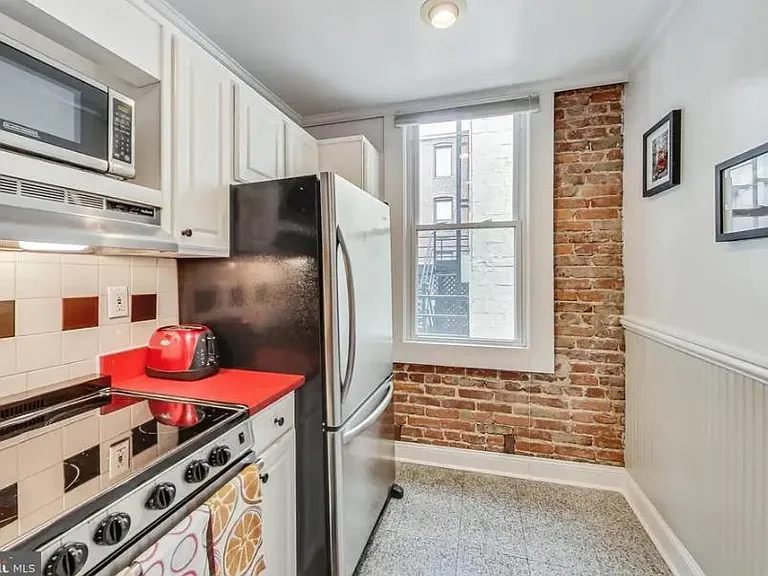 1810 California St NW #204 — Photo 14