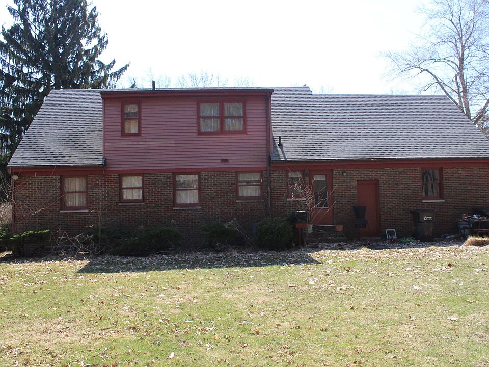 2nd image of 1613 Orchard Ln