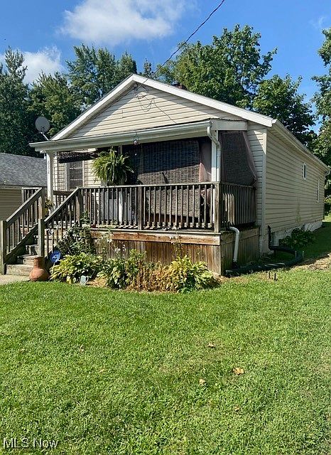 1st image of 682 Roscoe Ave