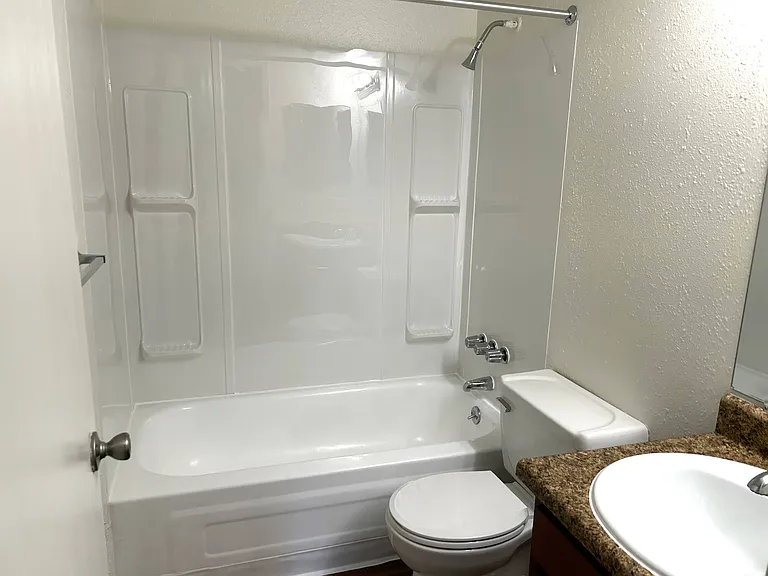Woodland Place Apartments — Photo 42