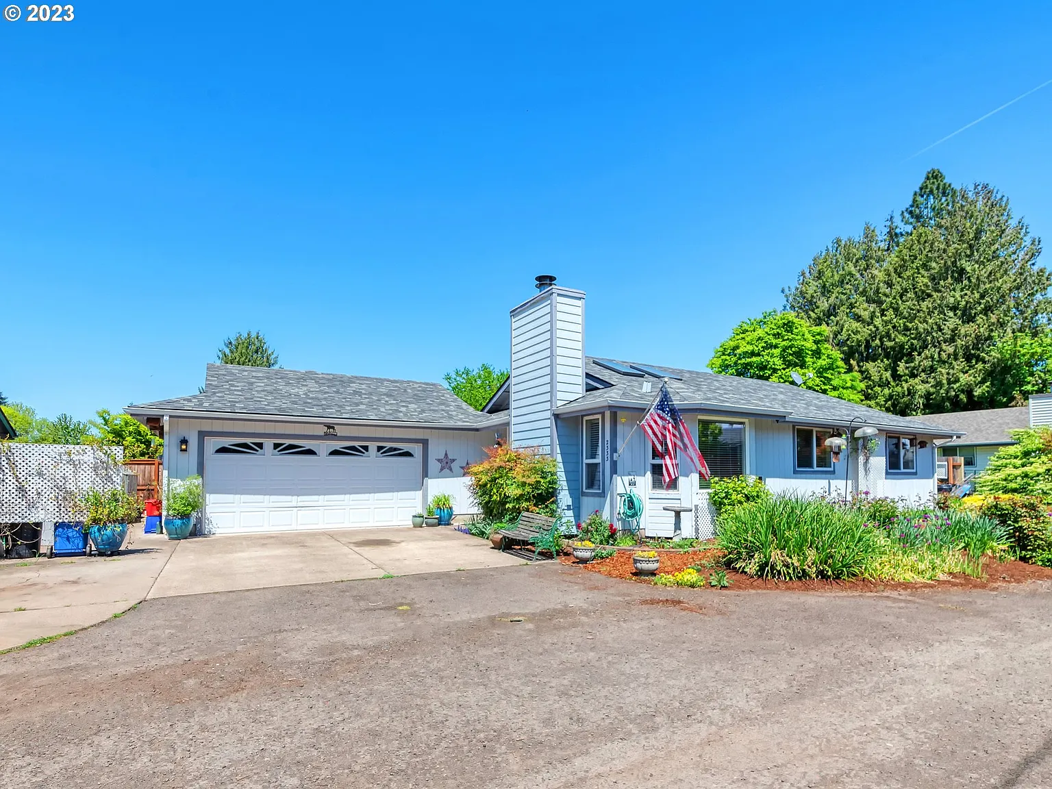 2333 E Irwin Way photo 1