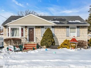 693 Hemlock St, Rahway City, NJ 07065