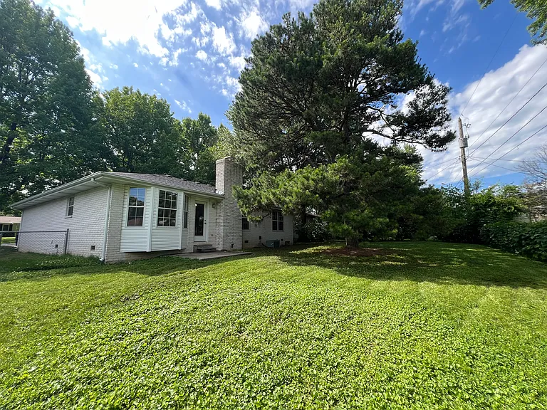 1538 S Saint Marys Ave — Photo 21