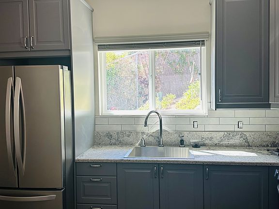 Beautiful naturally lit kitchen!