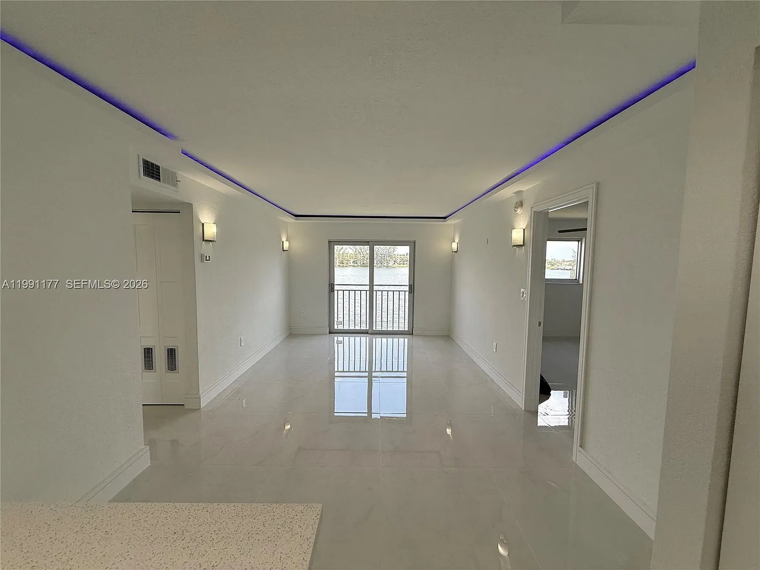 3 bed, 2.0 bath, 1190 sqft, $3,000 — Photo 1