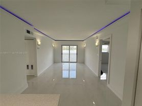 9915 W Okeechobee Rd, Hialeah Gardens, FL